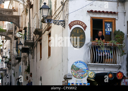 L'Italia, Campania, Costiera Amalfitana, classificato come patrimonio mondiale dall' UNESCO, Amalfi, Via Pietro Capuano Foto Stock