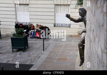 Francia, Parigi Montmartre, Place Marcel Ayme, Le Passe Muraille da Jean Marais Foto Stock