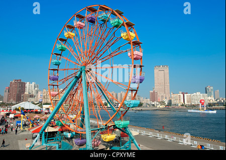 Taiwan, Kaohsiung, animazione durante la festa delle lanterne Foto Stock