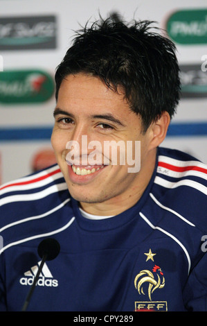 Samir NASRI parla durante una conferenza stampa prima della partita amichevole con l'Inghilterra nel 2010 Foto Stock