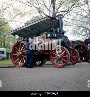 Una strada Burrell locomotiva a motore a vapore in occasione di una mostra nel Parco di Battersea, Londra costruito 1920 Foto Stock