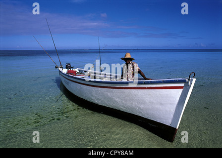 Maurizio Costa nordovest, Pamplemousses distretto, Trou aux Biches, acqua barca-taxi in attesa di clienti in stazioni di taxi Foto Stock