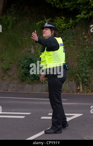 Funzionario di polizia del traffico a dovere il diamante della regina celebrazioni giubilari, petersfield, hampshire, Regno Unito. Il 4 giugno 2012. Foto Stock