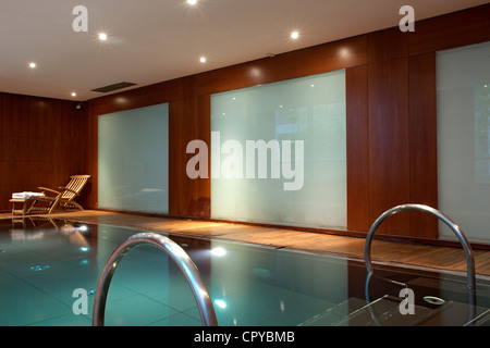 Francia, Parigi, Avenue Kleber, Costes K Hotel, piscina Foto Stock