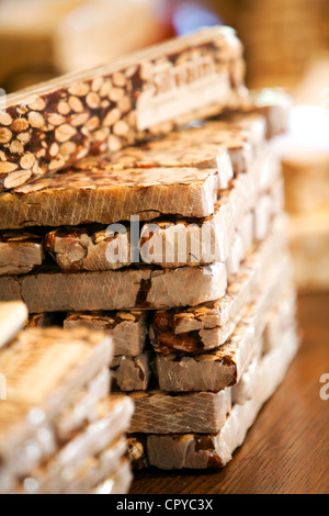 Francia, Vaucluse, Saint Didier, facendo del torrone, creatori di torrone il Freres Silvain (l'Silvain fratelli) Foto Stock