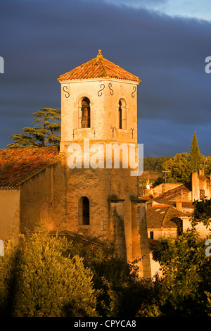 Francia, Vaucluse, Luberon, Lourmarin, etichettati Les Plus Beaux Villages de France, il tempio Foto Stock