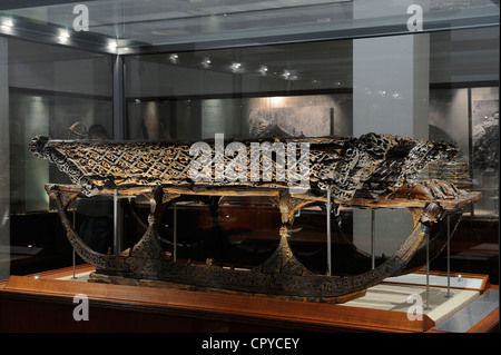 Norvegia, Oslo, penisola di Bygdoy, imbarcazioni Viking Museum, oggetti trovati nella tomba Oseberg del IX secolo, slitta Foto Stock