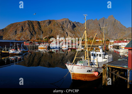 Norvegia, Nordland County, Isole Lofoten, Isola Vestvagoy, Ballstad porto di pesca Foto Stock