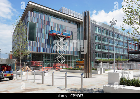 Il nuovo stabilimento di Doncaster Consiglio ufficio edificio presso il nuovo Sir Nigel Gresley Piazza Civica in costruzione a Doncaster Foto Stock