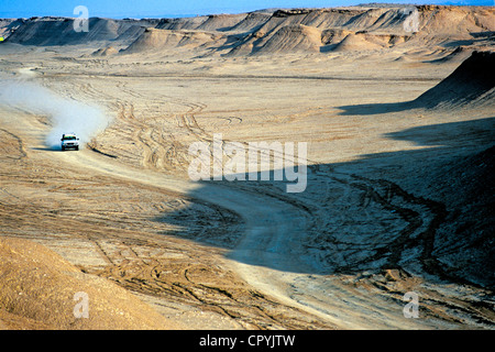 La Tunisia, Tozeur Governatorato, Chott El Jerid, fra Tozeur e Kelibi, deserto di sale Foto Stock