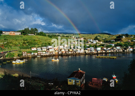 Il Cile, Los Lagos Regione, Isola di Chiloe, case su palafitte in Castro Foto Stock