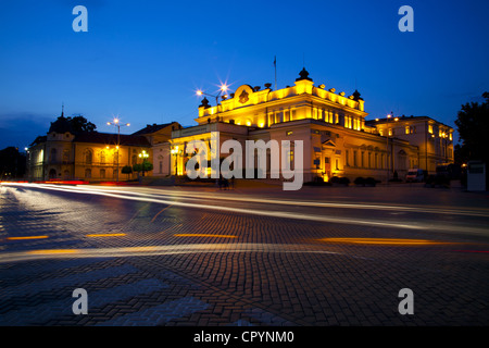 I riflettori Assemblea Nazionale Edificio, Ploshtad Assemblea Nazionale Square, Sofia, Bulgaria, Europa Foto Stock