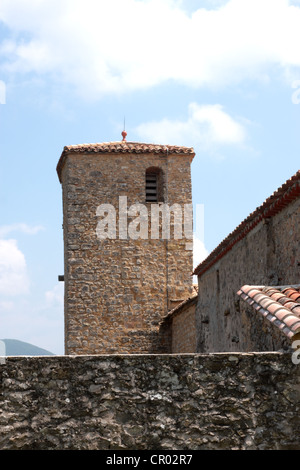 Il campanile della chiesa di Santa Maria Maddalena a Rennes le Chateau Aude Francia Foto Stock