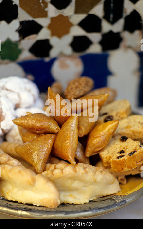 Il Marocco, Medio Atlante, Fez, tipici dolci marocchini impostato Foto Stock