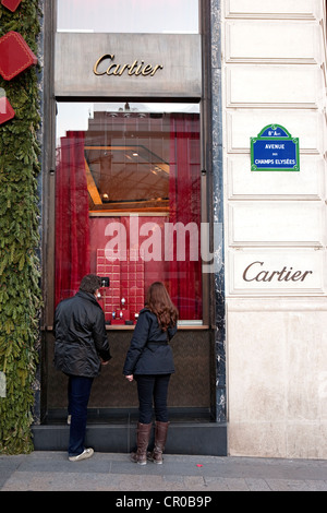 Francia, Parigi , Cartier gioielli in Avenue des Champs Elysees Foto Stock