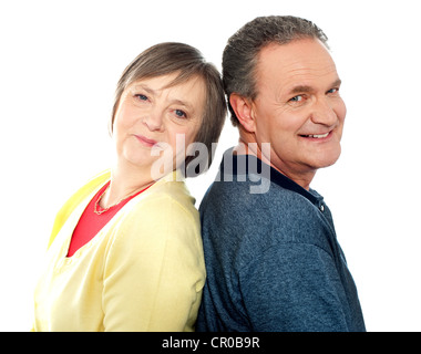 Ritratto di coppia senior di schiena in studio - copyspace Foto Stock
