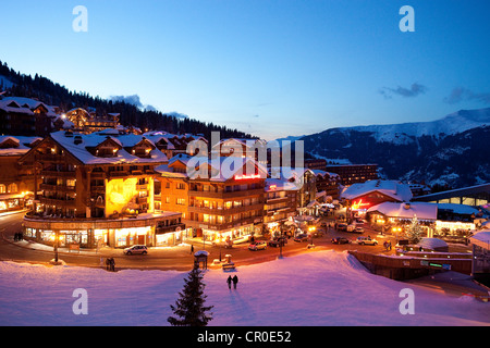 Francia, Savoie, Tarentaise, Massif de la Vanoise, Courchevel 1850, il centro della località sciistica Foto Stock