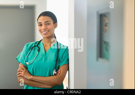 Stati Uniti d'America, New Jersey, Jersey City, ritratto femminile di infermiera in ospedale Foto Stock