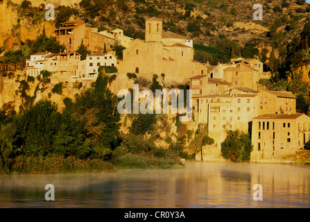 In Spagna, in Catalogna, provincia di Tarragona, Ribera d'Ebre comarca, le village di Miravet sul fiume Ebre Foto Stock