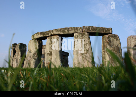 La molla vista del paesaggio preistorico di Stonehenge Foto Stock