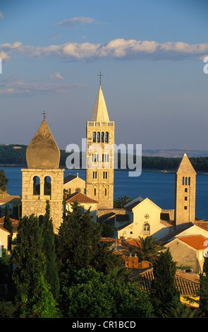 Croazia, baia di Kvarner, Isola di Rab e la città Foto Stock