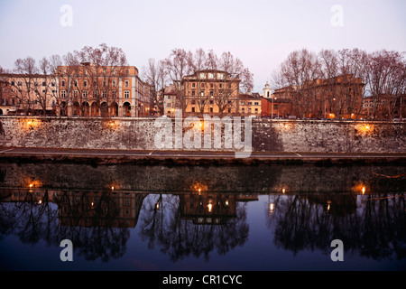 Italia, Roma, vista sul fiume Tevere in mattina presto Foto Stock