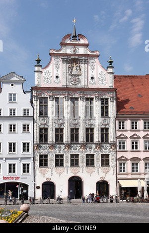 Facciata rococò da Dominic Zimmermann, Old Town Hall, Landsberg am Lech, Alta Baviera, Baviera, Germania, Europa Foto Stock