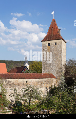 Amtsknechtsturm torre e le mura della città, Berching, Alto Palatinato, Baviera, Germania, Europa Foto Stock