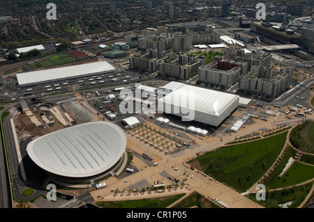 Il velodromo e Basket presso il Centro Parco Olimpico di Londra Inghilterra 2012 dall'aria. Foto Stock