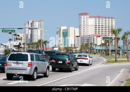 La spiaggia di Pensacola Florida USA il traffico su de Luna Drive Foto Stock