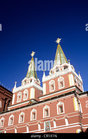 Russia, Mosca, torri sopra la risurrezione porta che dà accesso alla Piazza Rossa, patrimonio mondiale dell UNESCO Foto Stock