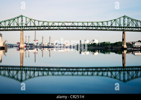 Tobin Memorial Bridge o Mystic River Bridge a Boston Foto Stock