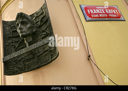 Franz Kafka una lapide commemorativa. Praga, Repubblica Ceca. Foto Stock