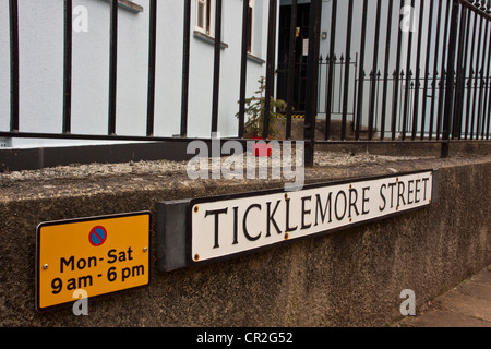 "Ticklemore street' firmare a Totnes, Devon, Regno Unito. Insolito il nome della strada. Foto Stock