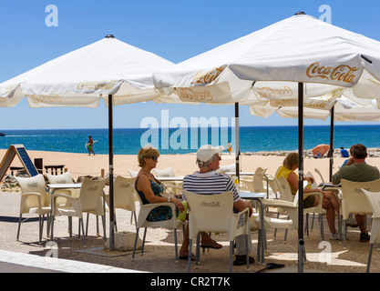 Beach Cafe sul lungomare di Quarteira, Algarve, PORTOGALLO Foto Stock