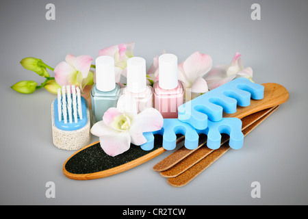 Pedicure accessori e utensili con smalto per unghie Foto Stock