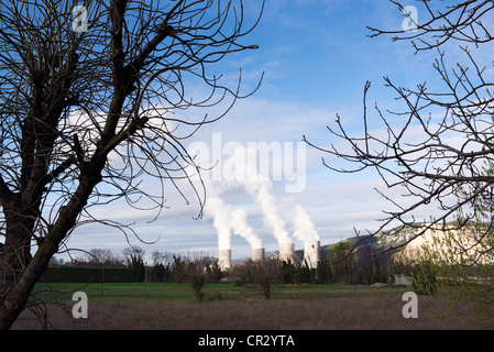 Cruas centrale nucleare sul fiume Rodano tra valence e montelimar, dipartimento di Ardeche, regione Rhône-Alpes Foto Stock