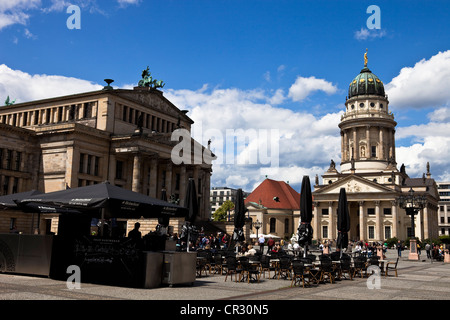 Germania, Berlino, quartiere Mitte, Gendarmenmarkt, Francese chiesa costruita tra il 1701 e il 1705 dagli architetti Luigi Gayard Foto Stock