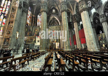 Vista interna, il Duomo di Milano e il Duomo di Milano, costruzione iniziare 1386, completamento 1858, Milan, Milano, Lombardia, Italia Foto Stock