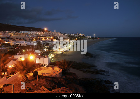 Faro, spiaggia, scena notturna, Jandia Playa Playa del Matorral, Morro Jable, Matorral, Fuerteventura, Spagna, Europa Foto Stock