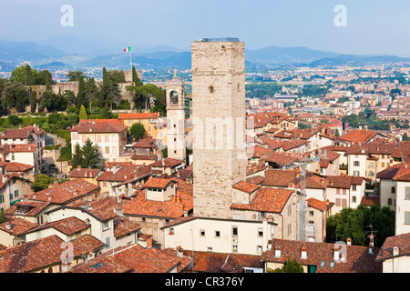 L'Italia, Lombardia, Bergamo, panoramica sulla città alta (superiore City) Foto Stock