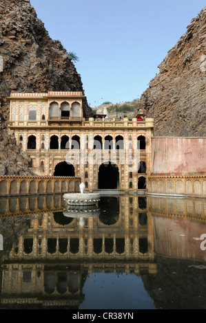 Tempio indù, Galta Gorge, Galta, Jaipur, Rajasthan, India settentrionale, Asia Foto Stock