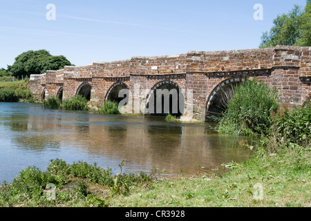 Mulino Bianco Bridge a Sturminster Marshall in mid-Dorset Foto Stock