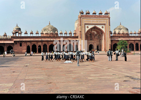 L'Islam Khan Mausoleo, cortile interno dell'Buland Darwaza, Sito Patrimonio Mondiale dell'UNESCO, Fatehpur Sikri, Uttar Pradesh, India Foto Stock