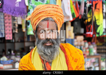 Sadhu Uomo Santo, ritratto, Pokhara, Nepal, Asia Foto Stock