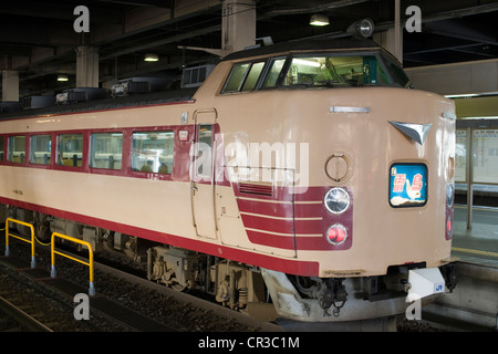 Giappone, Isola di Kyushu, Regione di Kyushu, Fukuoka, stazione ferroviaria Foto Stock