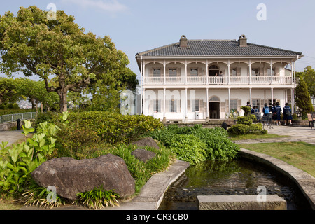 Giappone, Isola di Kyushu, Regione di Kyushu, di Nagasaki, Giardino di Guantaio, ricostruzione europea di case in stile coloniale della fine del XIX Foto Stock