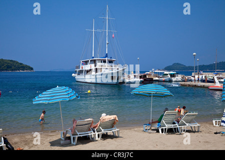 Croazia, Dalmazia, costa dalmata, isole Elafiti, isola di Lopud, Marya Magdalena goletta ormeggiata in porto Foto Stock