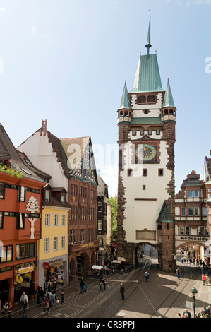 Martinstor torre di porta di Freiburg im Breisgau, Baden-Wuerttemberg, Germania, Europa Foto Stock