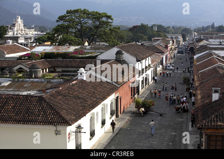 Calle del Arco nel centro storico, Antigua, Guatemala, America Centrale Foto Stock